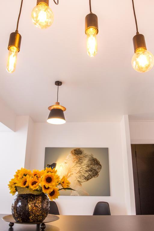 Studio L By Mrg Apartments Bucureşti Ngoại thất bức ảnh
